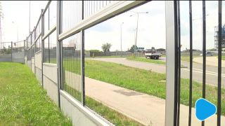 Wandale niszczą ekrany dźwiękochłonne