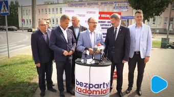 Bezpartyjni radomianie zamkną port lotniczy i… kupią karetki