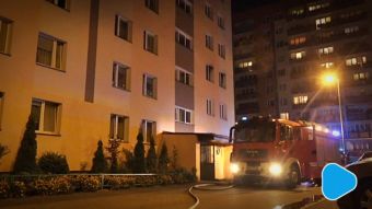 Groźny pożar w bloku przy Kolberga. Jedna osoba nie żyje