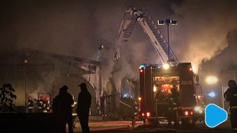 Groźny pożar hali magazynowej pod Radomiem