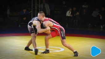 Młodzież na matach