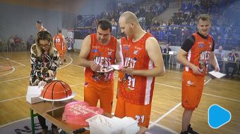 Koszykarski Mecz Gwiazd rozpoczął WOŚP w Radomiu