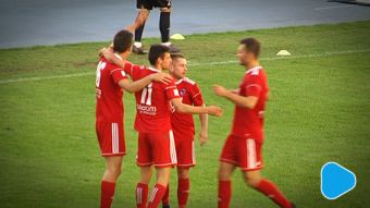 Broń celuje w puchar