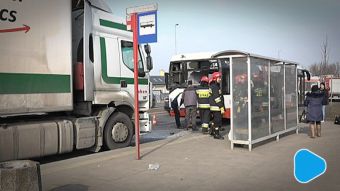 TIR uderzył w autobus. Nikomu nic się nie stało