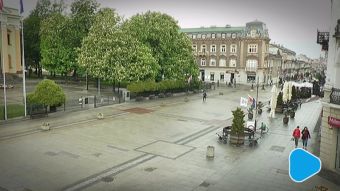 Koniec z jeżdżeniem samochodów po Placu Konstytucji 3 Maja