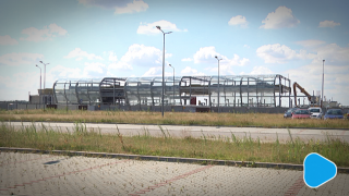 Kto inny dokończy rozbiórkę terminalu na lotnisku