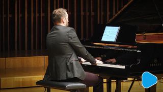 Recital Piotra Sałajczyka dla Niepodległej