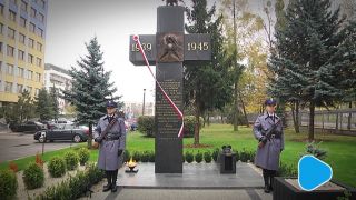Odsłonięto pomnik ku czci pomordowanych policjantów przez NKWD