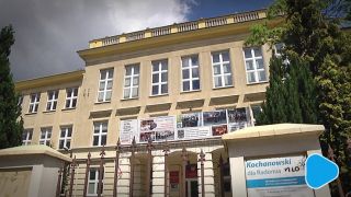 Szkoły średnie pracują hybrydowo. Maturzyści zostają w szkołach 