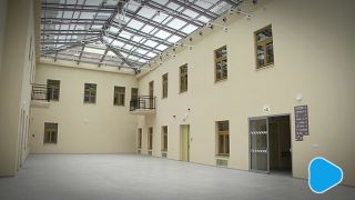 Kamienica Deskurów na wiosnę? 