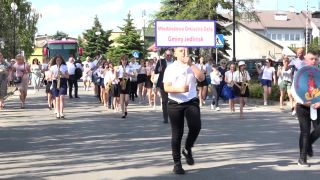 Parada i koncert orkiestr w Jedlińsku 