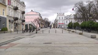 Na wymianę nawierzchni będzie trzeba poczekać