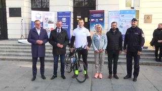 Wyruszył w charytatywną trasę. Miał wypadek