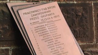 W hołdzie zamordowanym pracownikom Fabryki Broni 