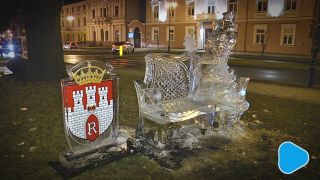 Zrób sobie zdjęcie z lodowym Mikołajem