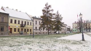Zabytkowe meble z apteki Kasprzykowskich wrócą na Rynek 12