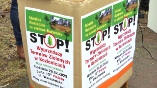 Protest przeciwko sprzedaży działki w centrum Kozienic