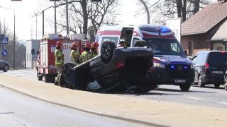 Wypadek przy ul. Kieleckiej. Dwie osoby w szpitalu