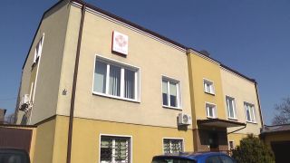 Radomska Caritas rozda tornistry z wyprawkami