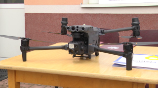 Starostwo Powiatowe w Radomiu przekazało strażakom nowego drona