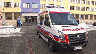 Dawny ambulansy pogotowia ratunkowego dla techników kryminalistyki