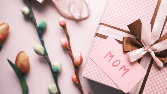 Praktyczne i oryginalne propozycje prezentów dla mamy na Dzień Matki