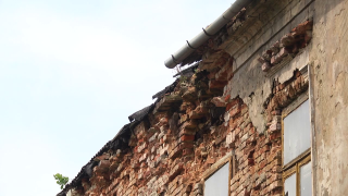 Kamienica się rozpada. Lokatorzy opuścili mieszkania