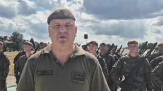 Kompania Reprezentacyjna Wojsk Obrony Terytorialnej ćwiczy do defilady