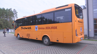 Nowy autobus szkolny trafił do szkoły w Ludwikowie