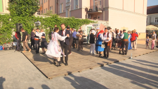 Zawieruchy Radomskie 2025. Tradycyjne wesele ożyło w centrum miasta