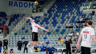 Pierwszy triumf Czarnych