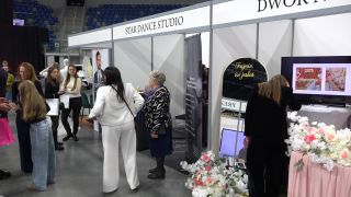 Najnowsze trendy ślubne w hali Radomskiego Centrum Sportu. „Czasami zmieniają się dwa razy w sezonie”