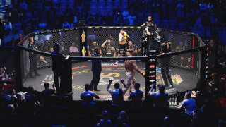 Szymon Kołecki z pasem w Radomiu