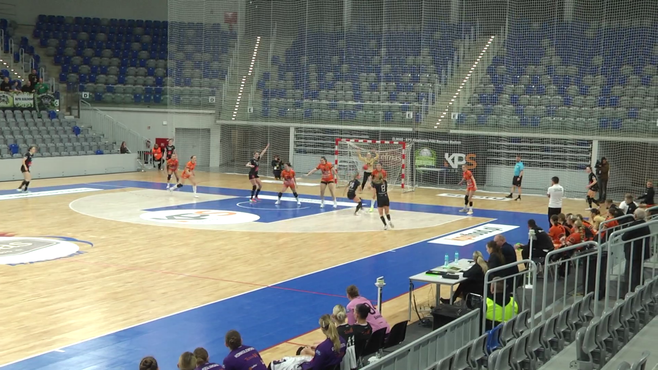 Elmas-KPS APR Radom pewnie wygrywa i utrzymuje pozycję lidera