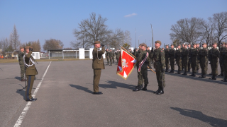 Ważna uroczystość na placu apelowym. 