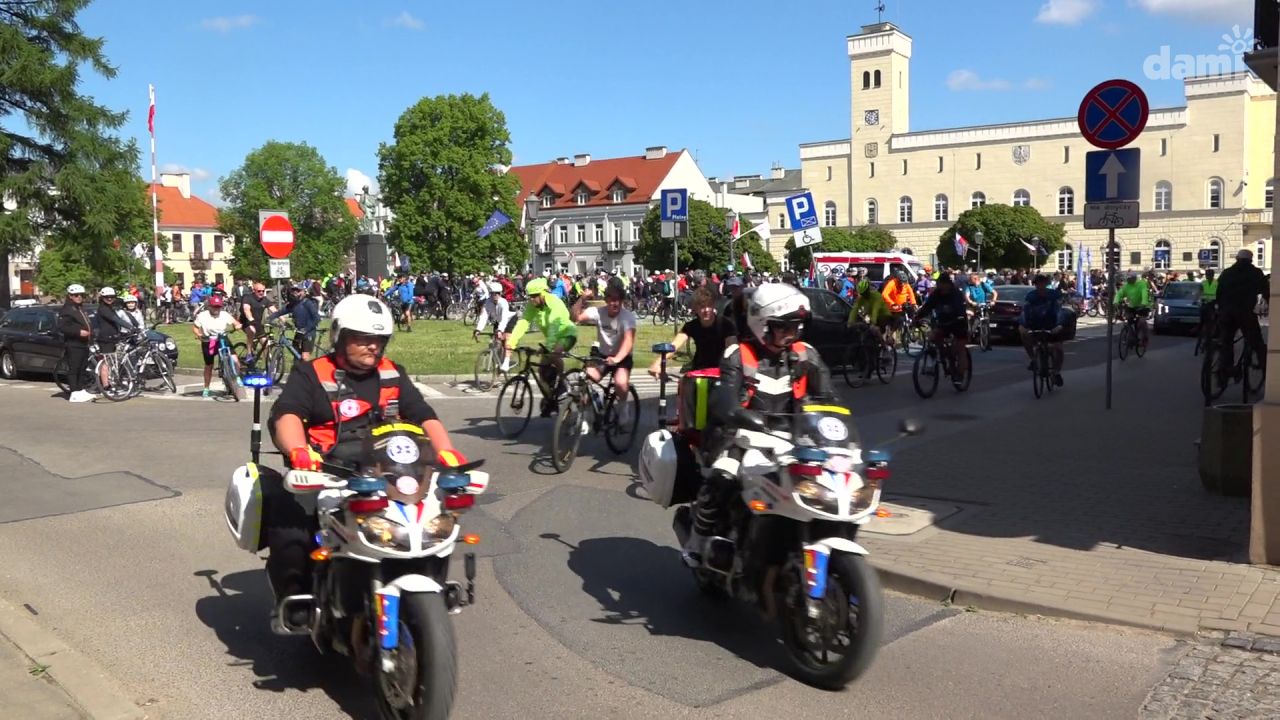 700 rowerzystów ruszyło do Szydłowca. CoZaJazda zakończyła się wyścigiem na Hucisko